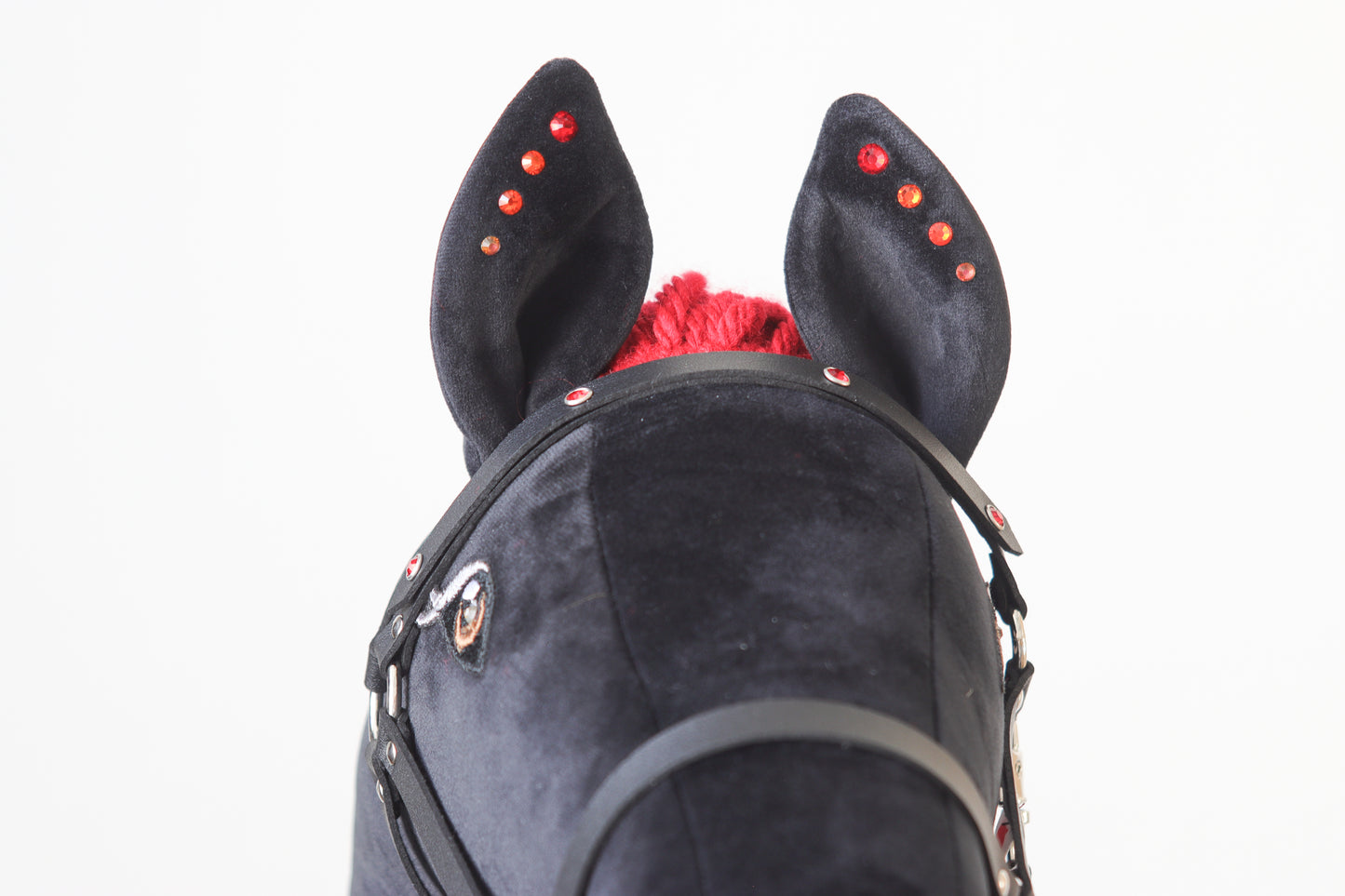 Black Red mit Swarovski-Steinen