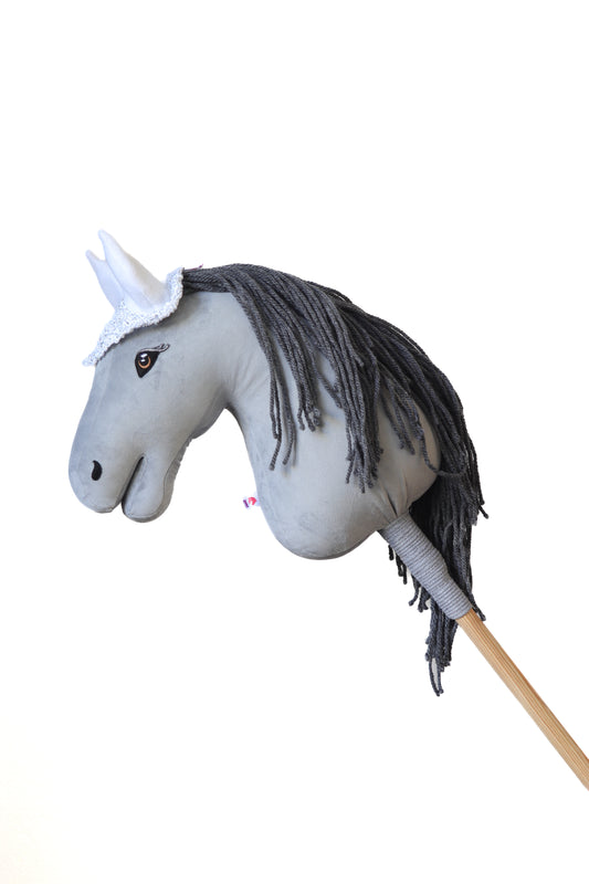 Gehäkelte Fliegenhaube - Weißsilber - Fohlen